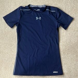 Under Armour Heat Gear short sleeve Boys Large